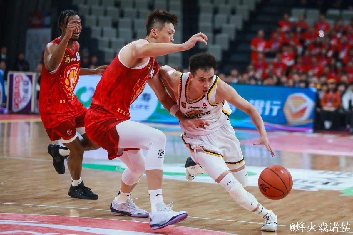 赵继伟19+7辽宁不敌同曦 周鹏20分深圳胜江苏