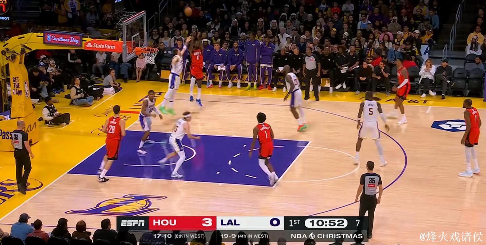 湖人攻防低迷失误不断，雷迪克怒斥火箭全场压制